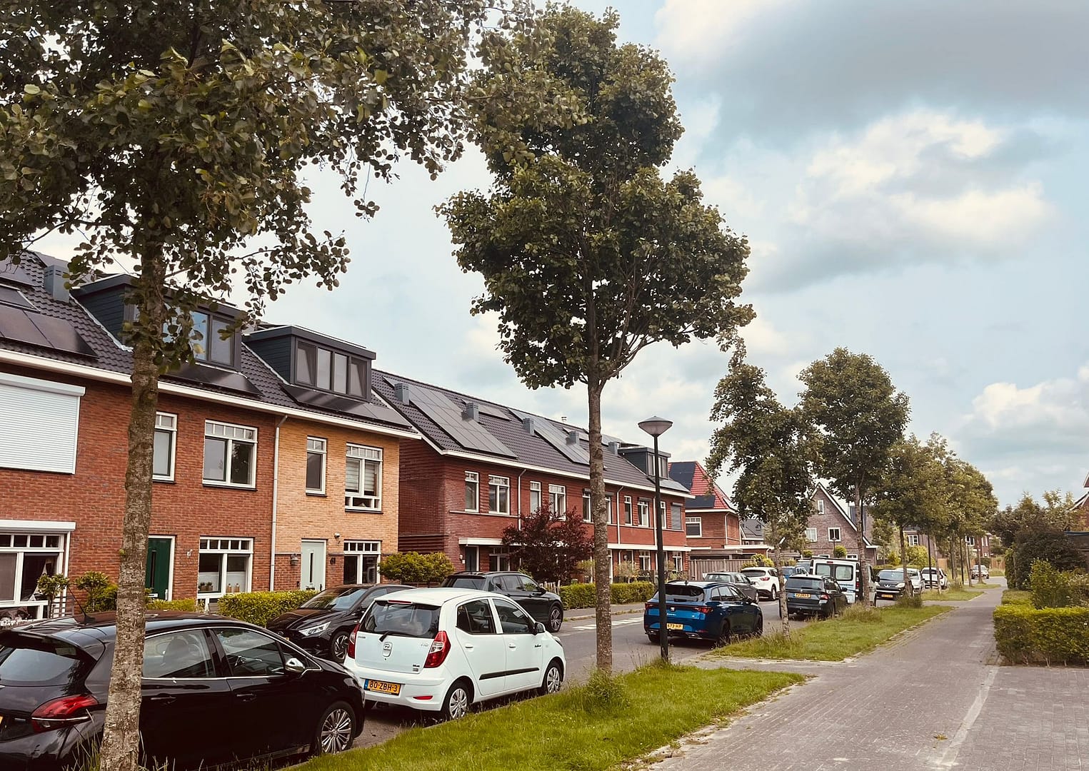 Straat rijtjeswoningen samenwonen